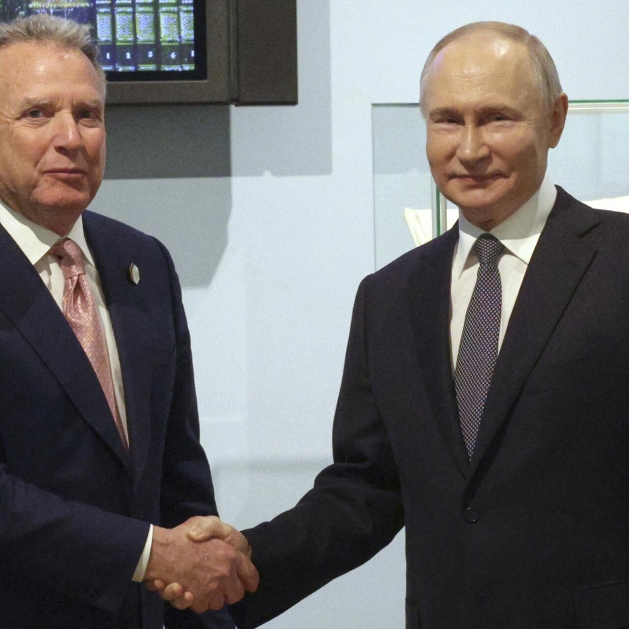 Une visite inattendue à Moscou : Witkoff et Dmitriev se rencontrent dans les rues de la capitale russe