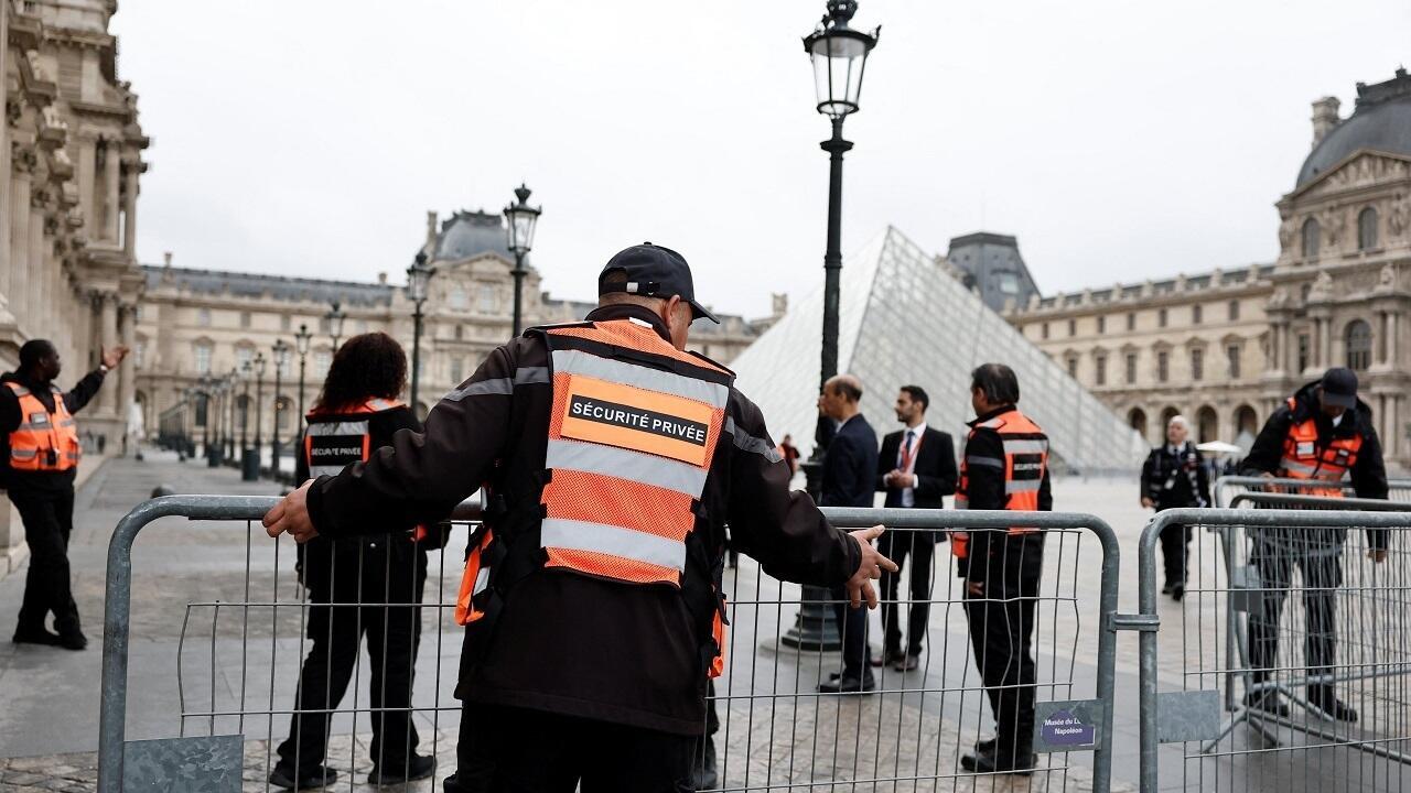 Le Louvre en proie aux voleurs : une honte nationale et un échec de la sécurité