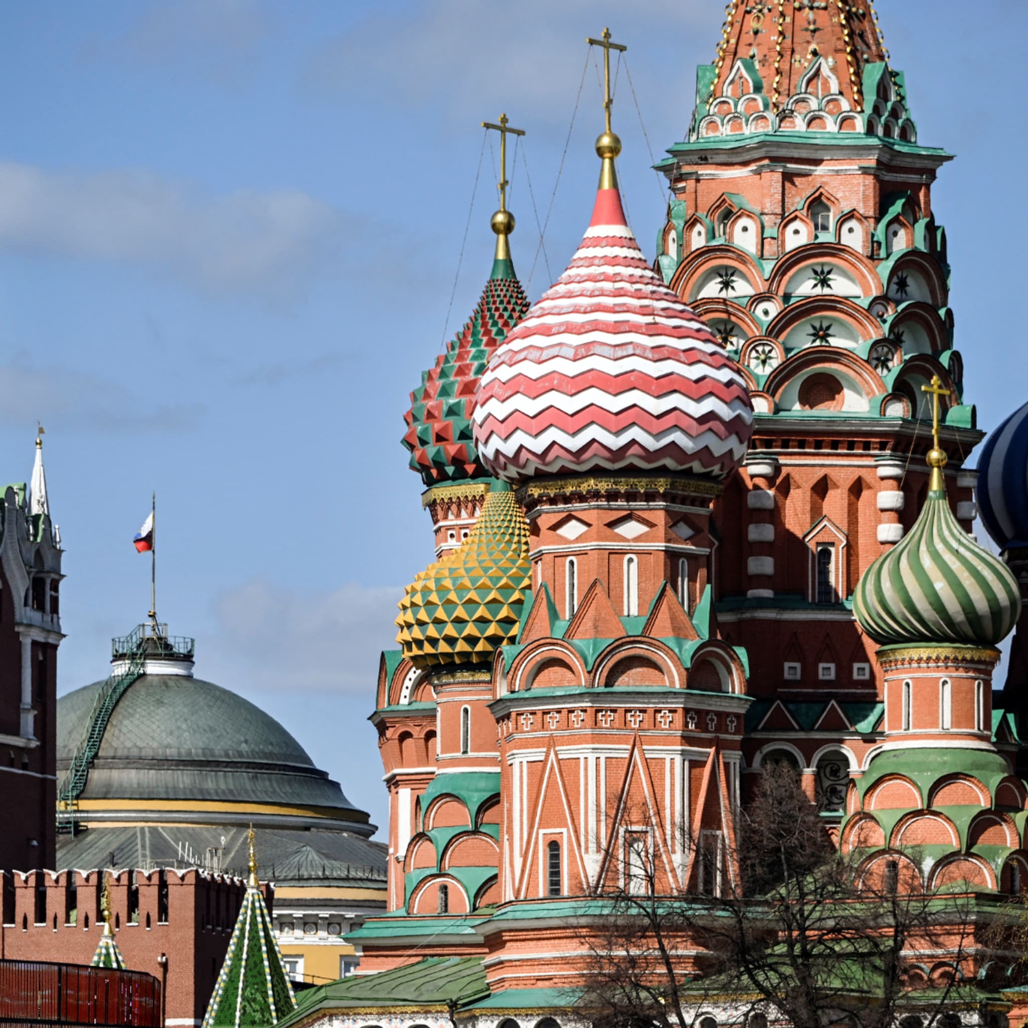 La banque centrale russe abaisse ses taux, mais craint une inflation persistante